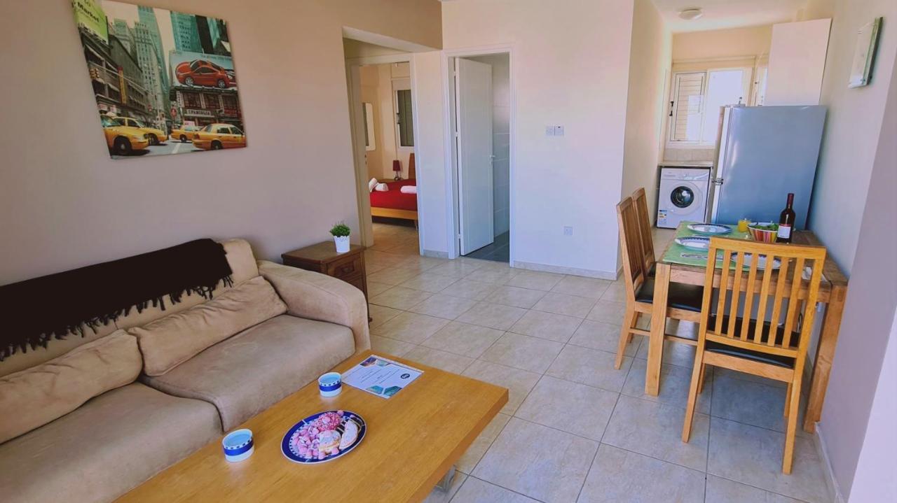 Stay Sunshine Apartment Paralimni Esterno foto