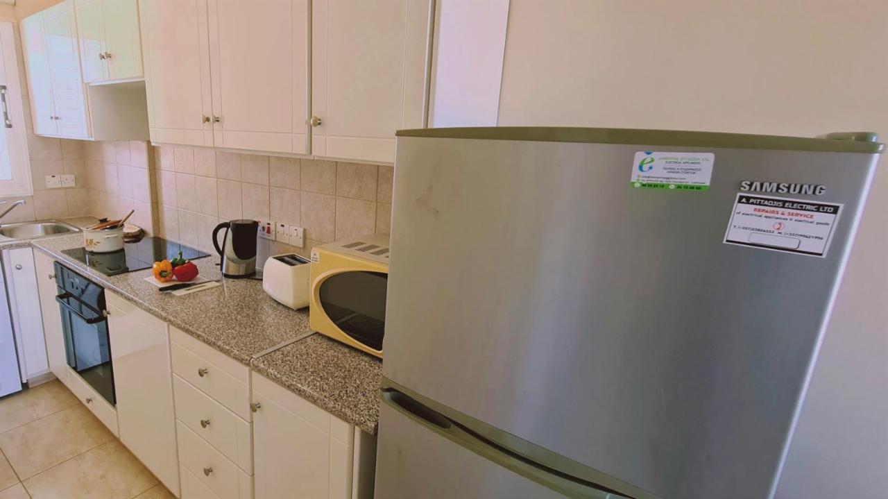 Stay Sunshine Apartment Paralimni Esterno foto