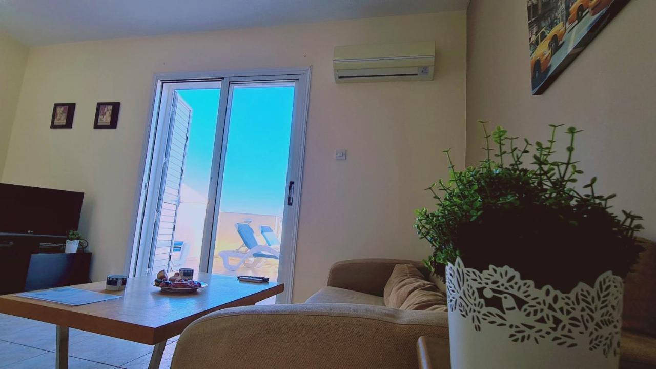 Stay Sunshine Apartment Paralimni Esterno foto