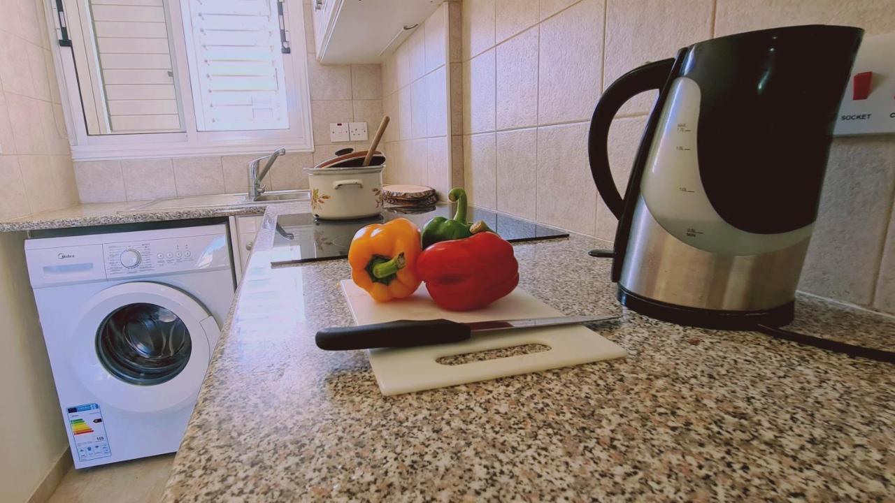 Stay Sunshine Apartment Paralimni Esterno foto