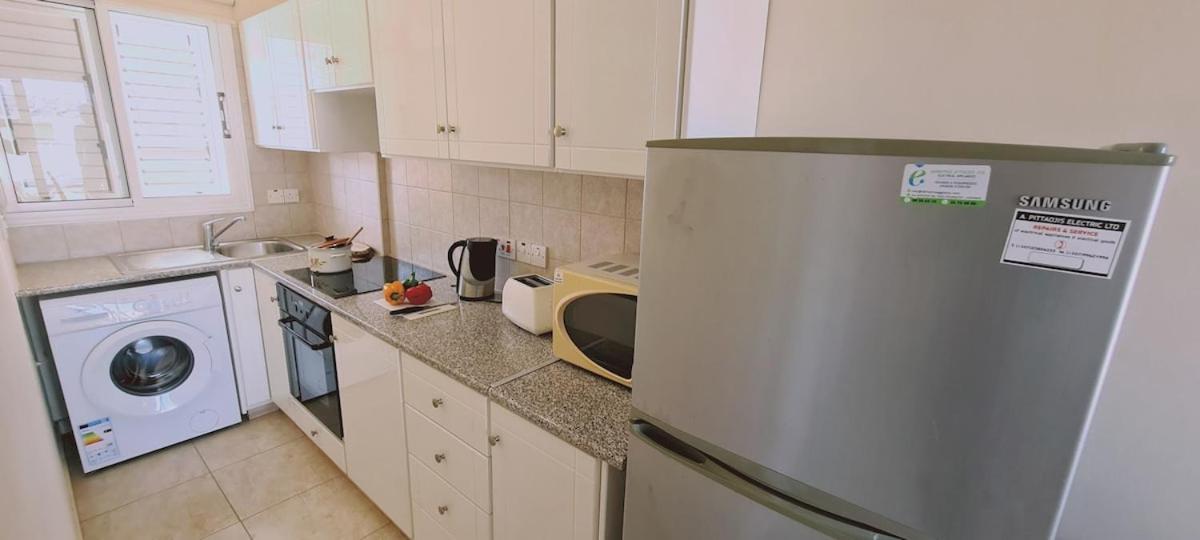 Stay Sunshine Apartment Paralimni Esterno foto